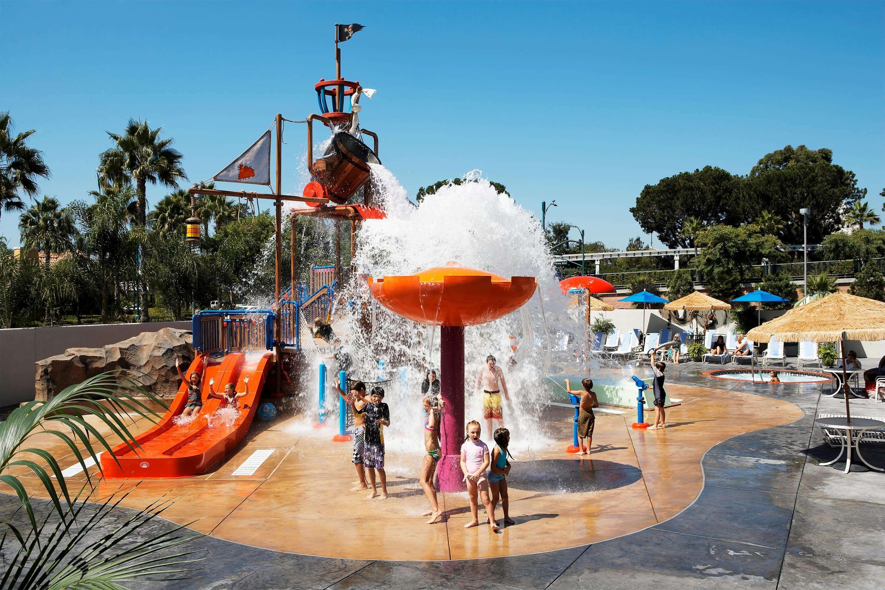 Howard Johnson By Wyndham Anaheim Hotel & Water Playground Ngoại thất bức ảnh