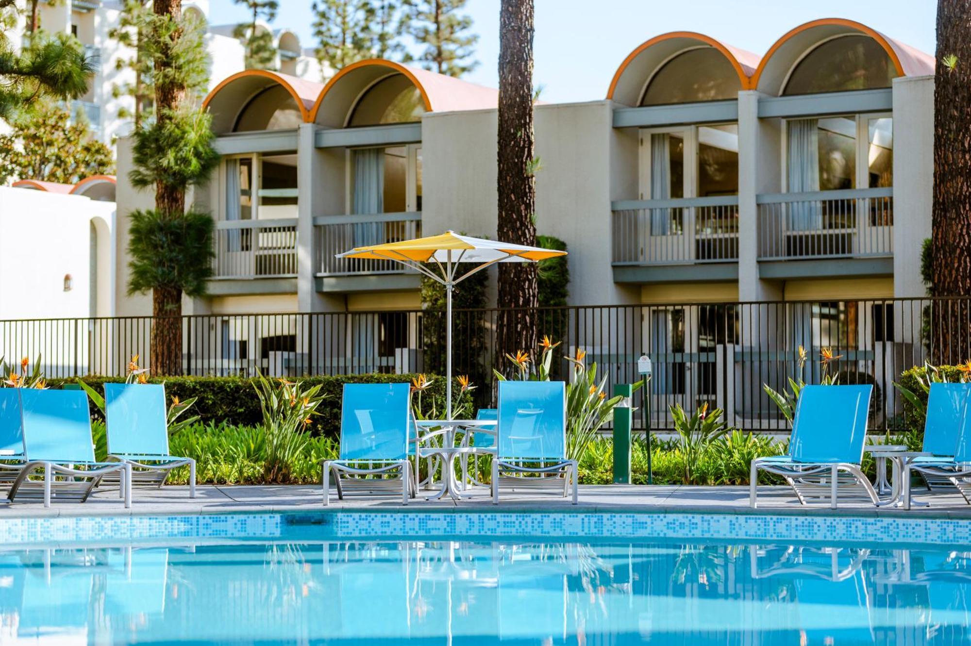 Howard Johnson By Wyndham Anaheim Hotel & Water Playground Ngoại thất bức ảnh