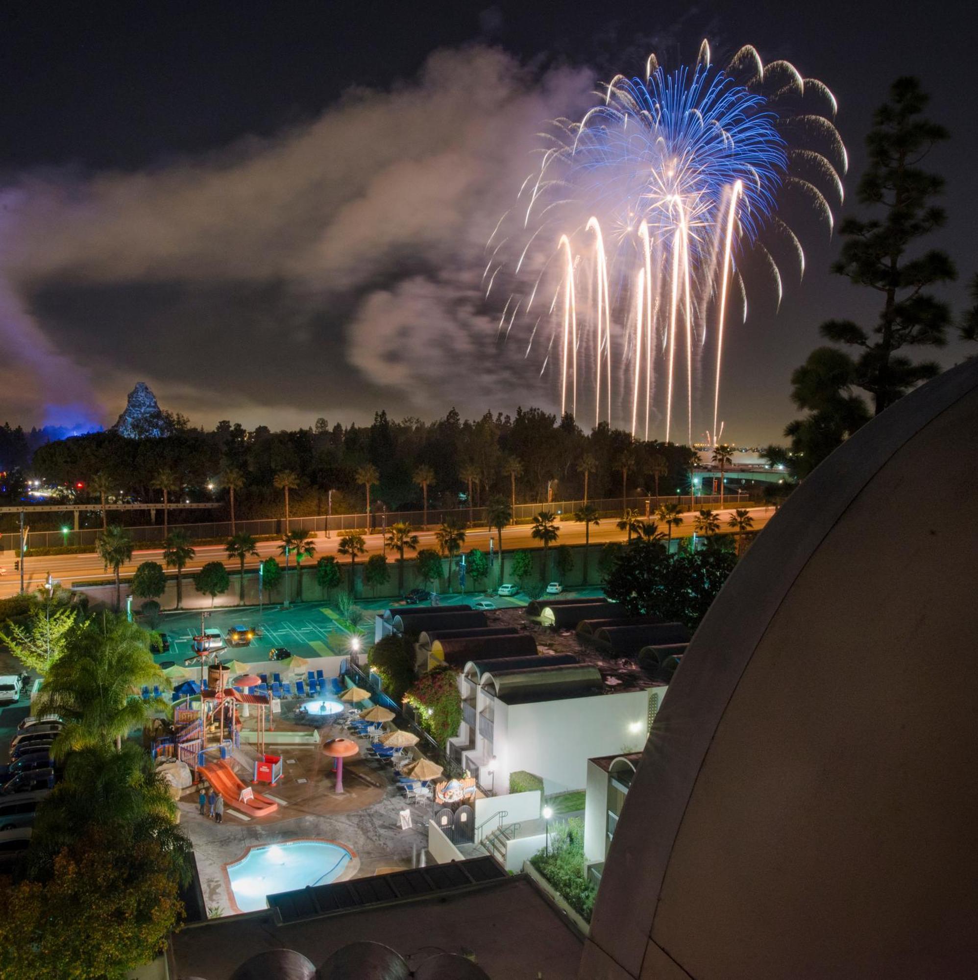 Howard Johnson By Wyndham Anaheim Hotel & Water Playground Ngoại thất bức ảnh